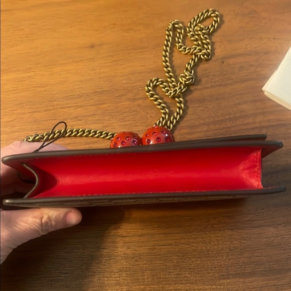 Gucci Cherries Mini Wallet on Chain - Picture 6 of 9